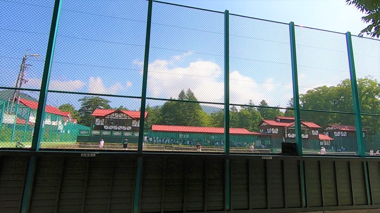 軽井沢　テニスコート